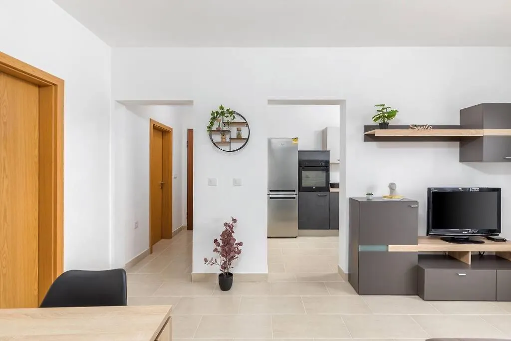 Apartment Luka Fazana 0*,  Croatia